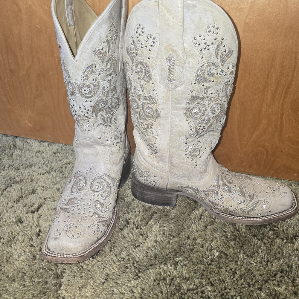 Corral Cream Embroidered Western Boots - image 1